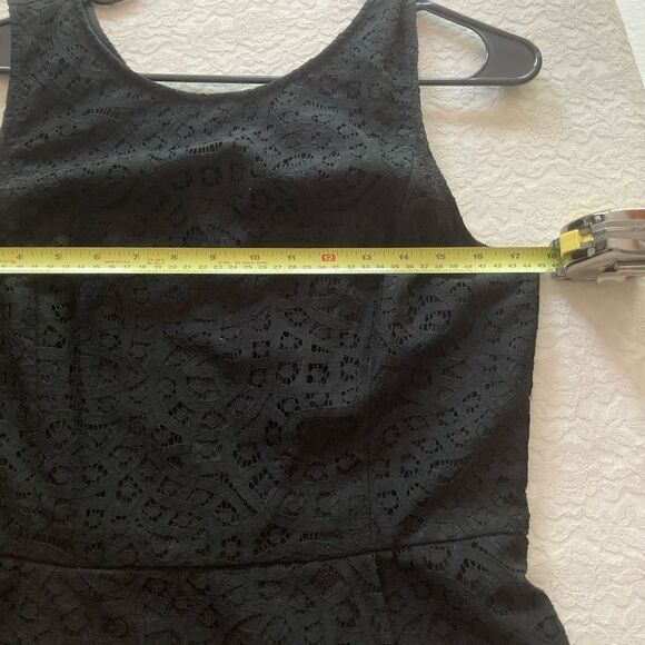 Black Lace Sleeveless Dress - Picture 7 of 10